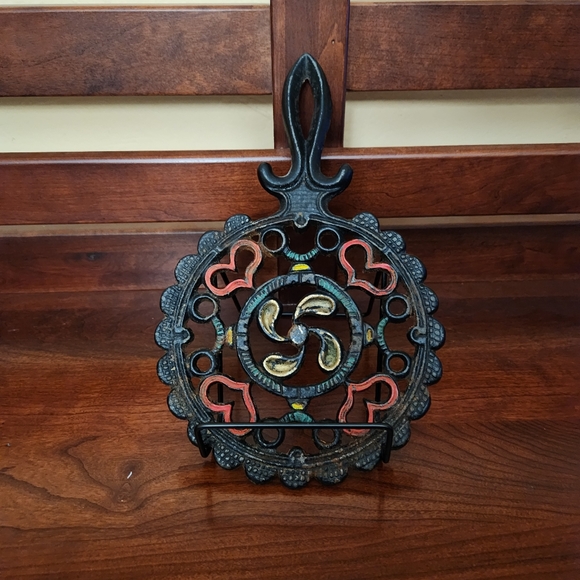 VINTAGE T-9 "Hex" John Zimmerman Harner Cast Iron Trivet 9X5 - Picture 6 of 11